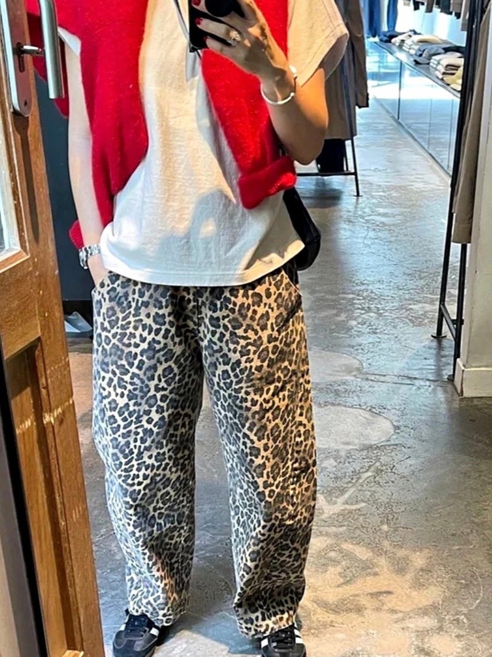 LeBonShoppe Arc Pants size large